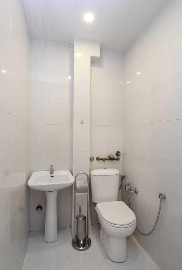 Sunny Apartment In The Center Erivan Exterior foto